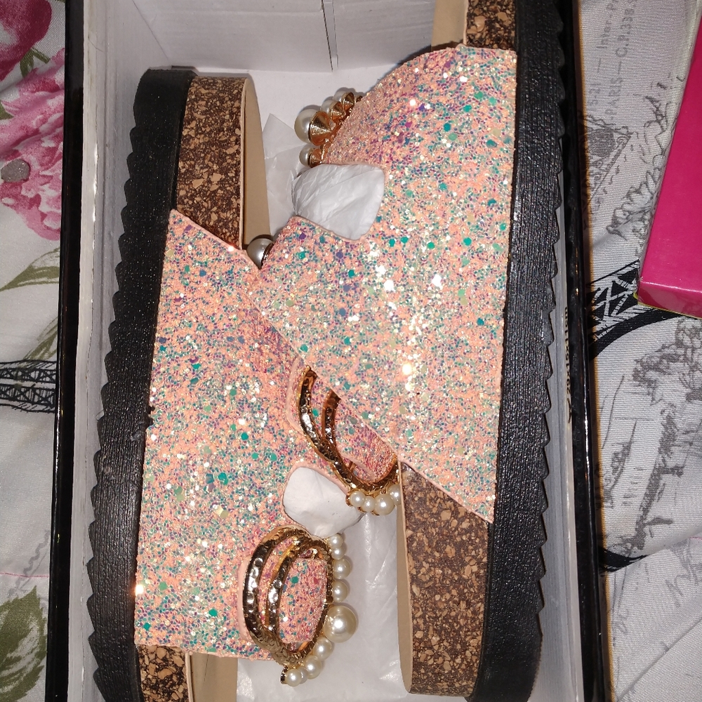 New In Box Pink Bling Sandals - Picture 5 of 6